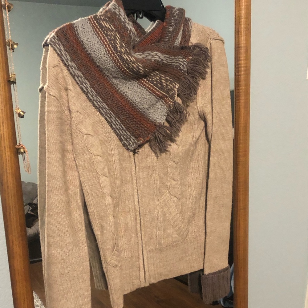 BKE Tan Sweater with Multicolor Scarf